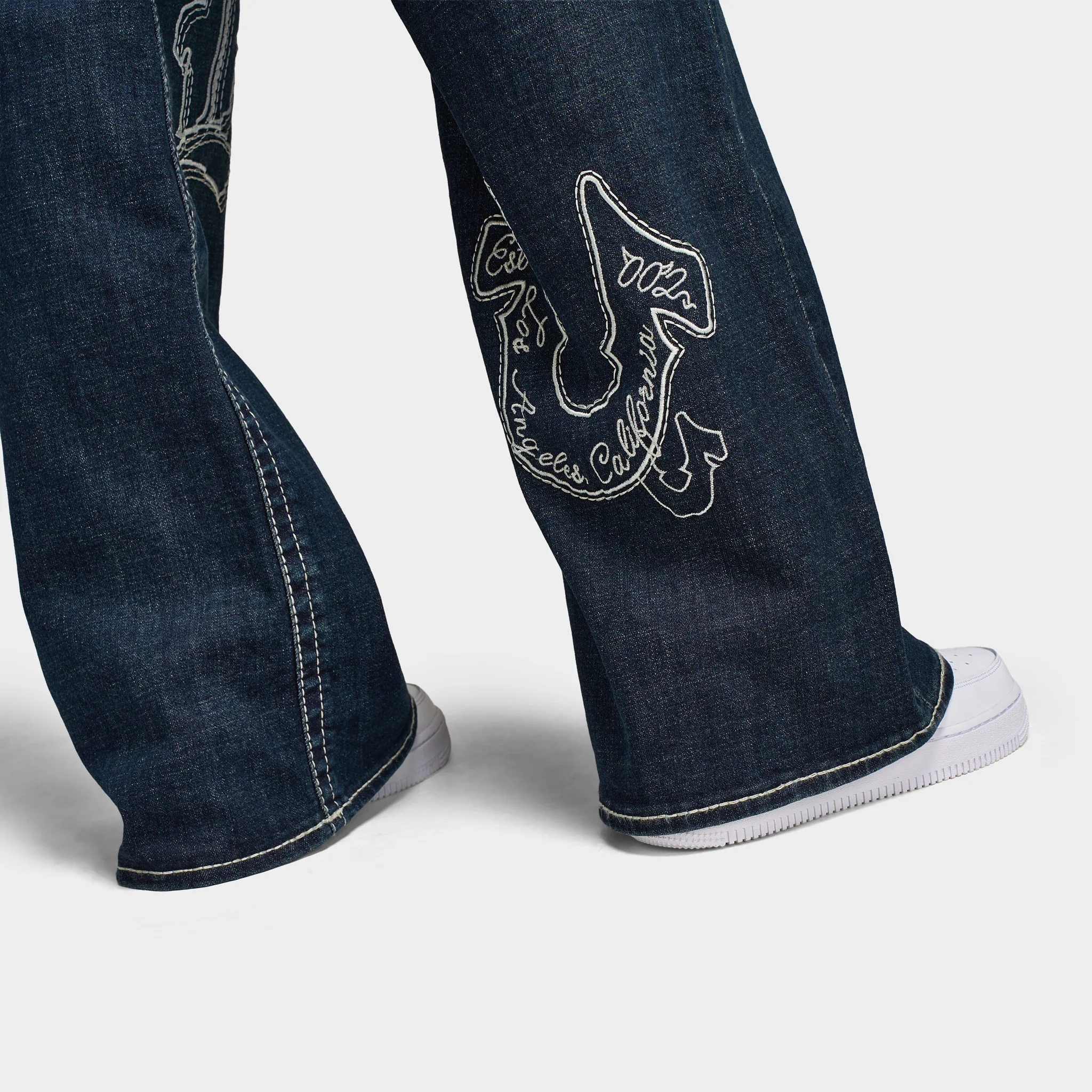 True Religion Women's Embroidery Bobbi Baggy Big T Jeans / Ice Meadow - Image 3