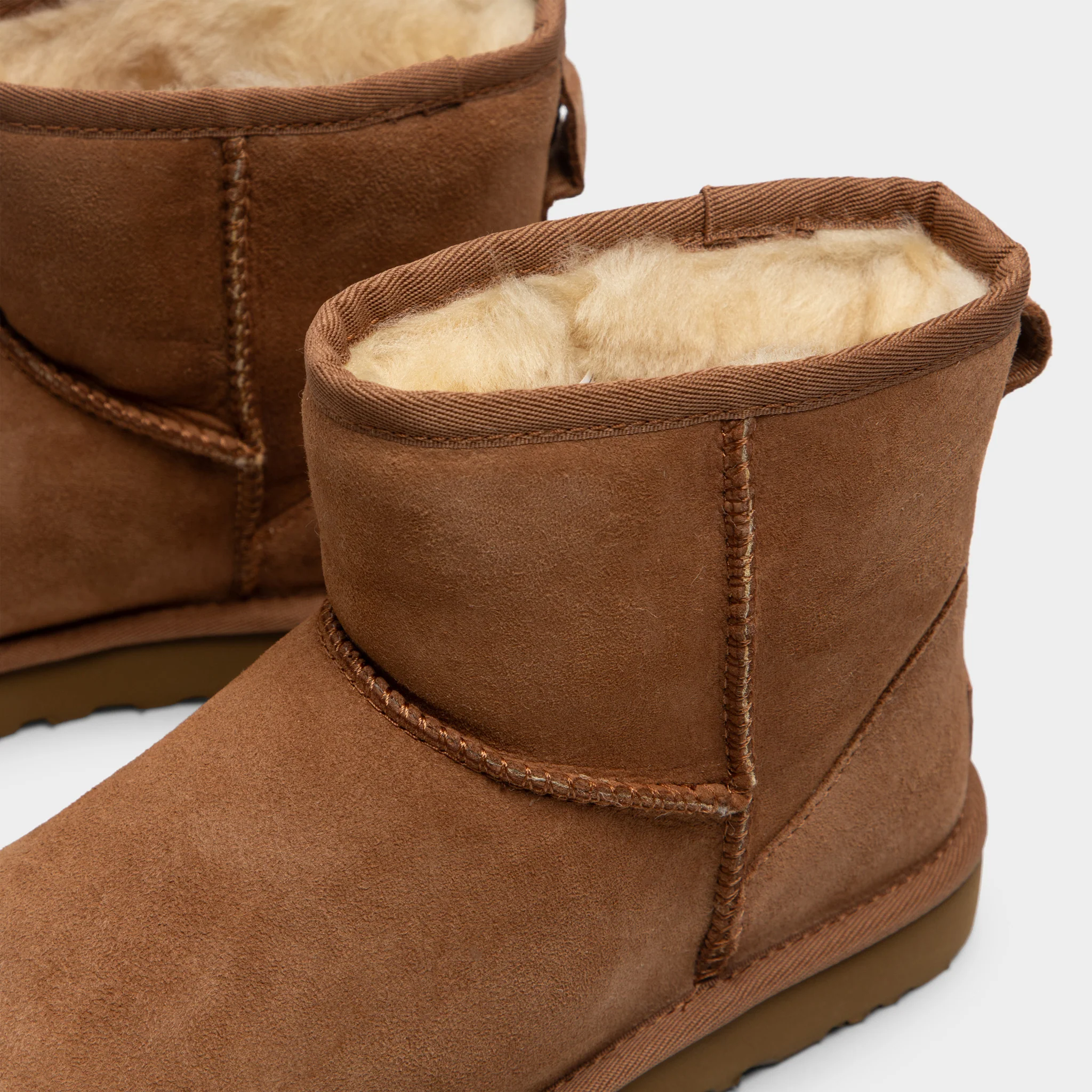 UGG Women's Classic Mini II / Chestnut - Image 3