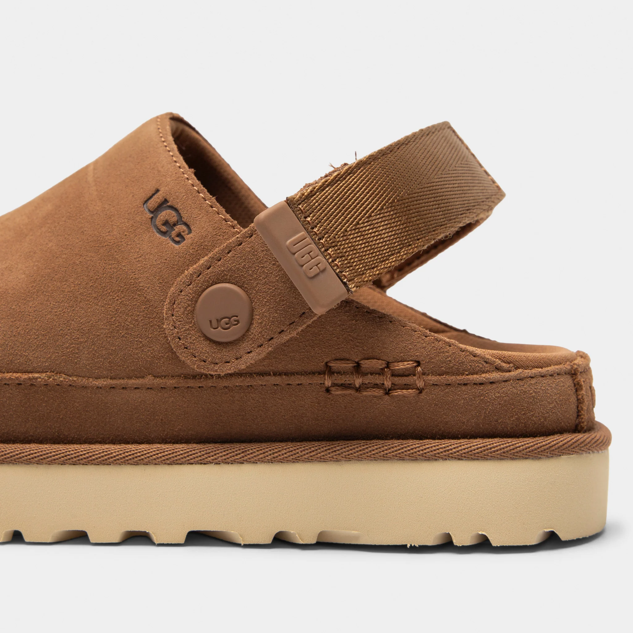 UGG Women's Goldenstar Clog / Chestnut - Image 3