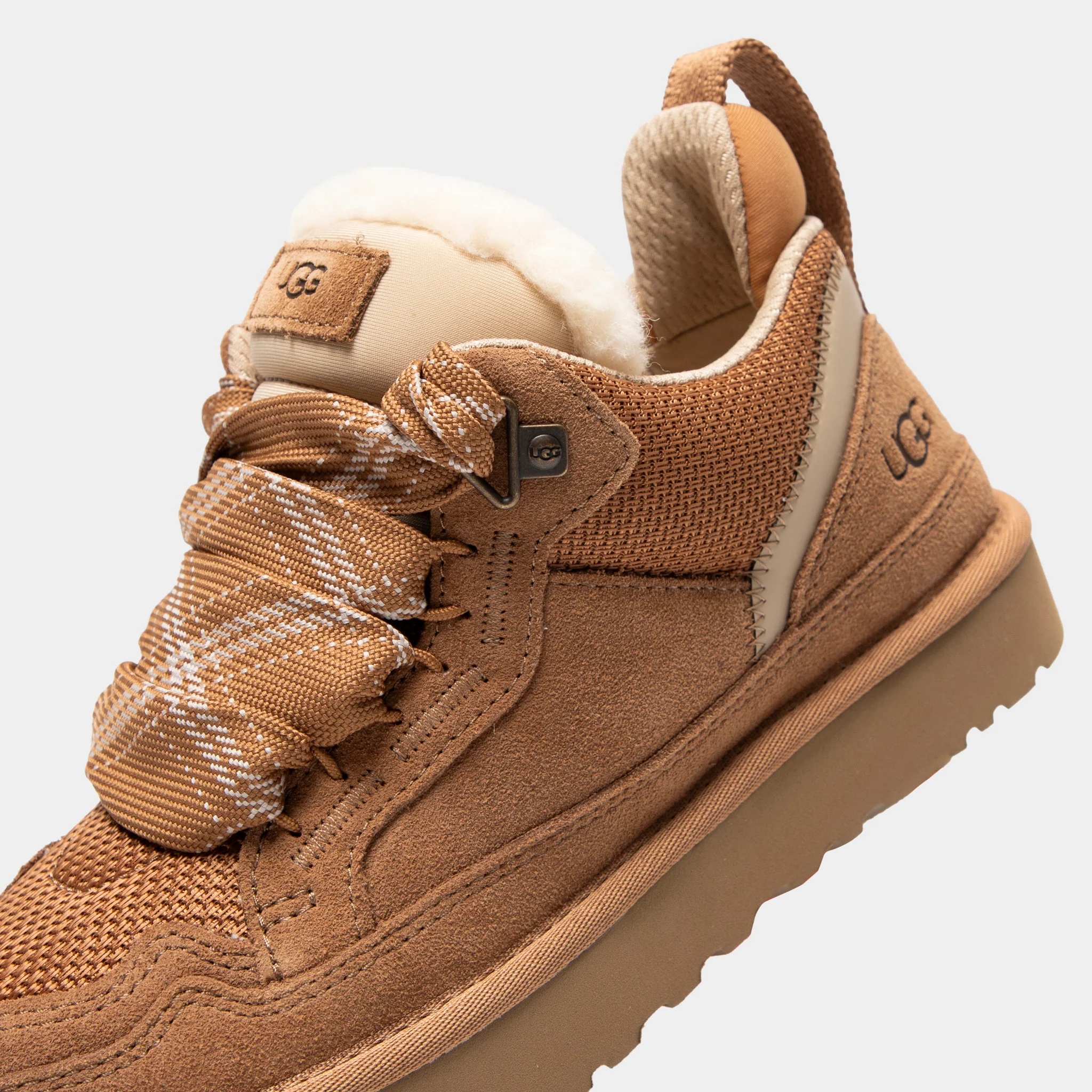 UGG Women's Lowmel / Chestnut - Image 3