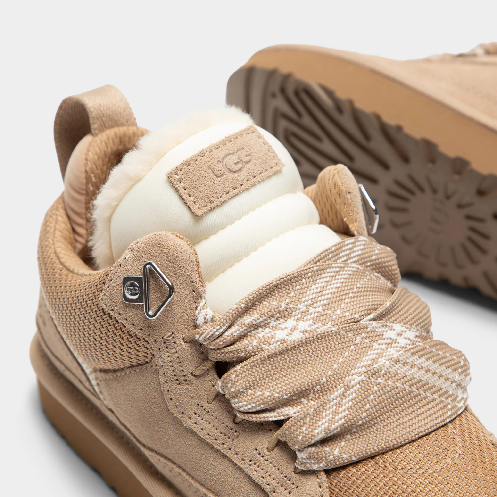 UGG Women's Lowmel / Sand - Image 3