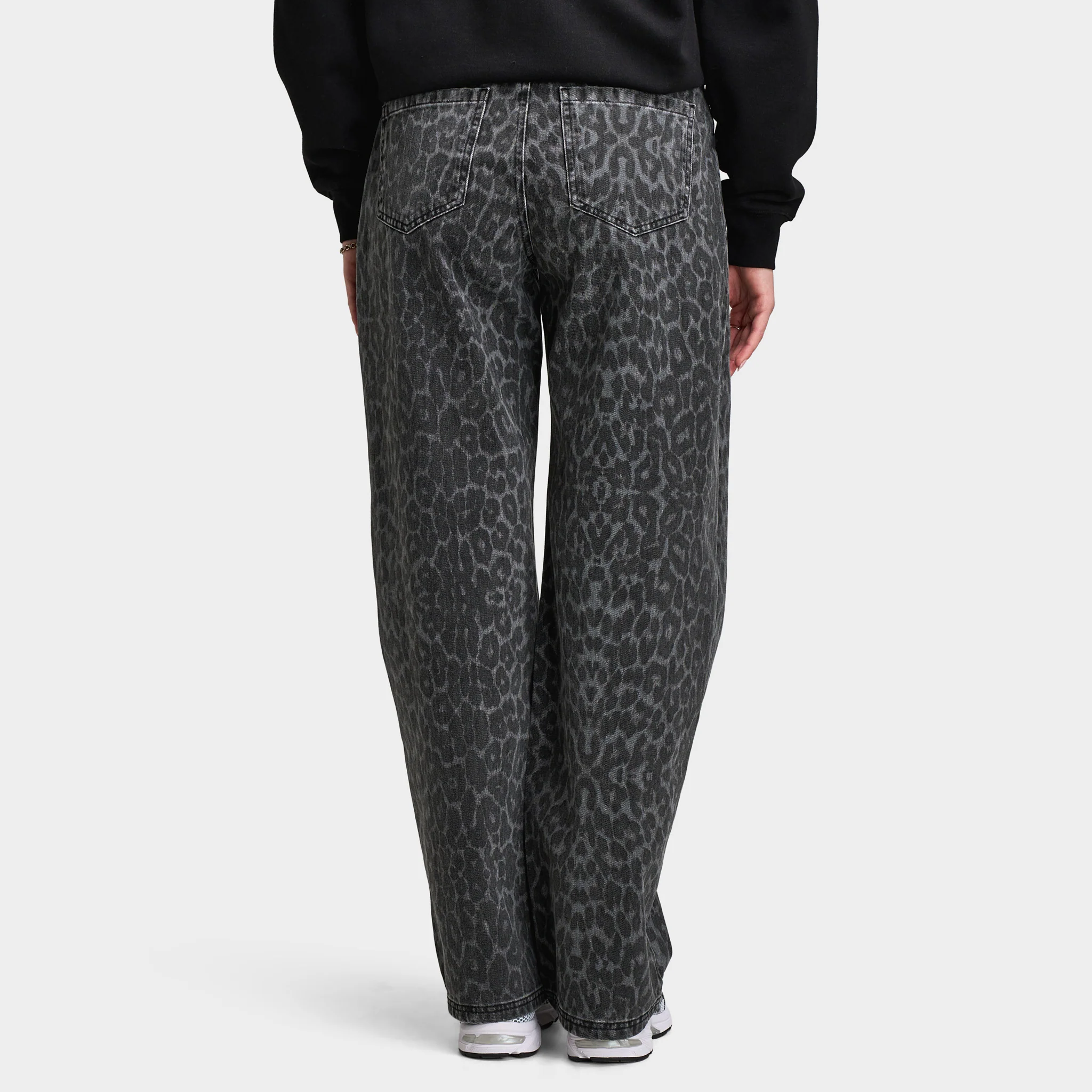 Unlike Humans Women's Jeans / Black Leopard Wash - Image 2