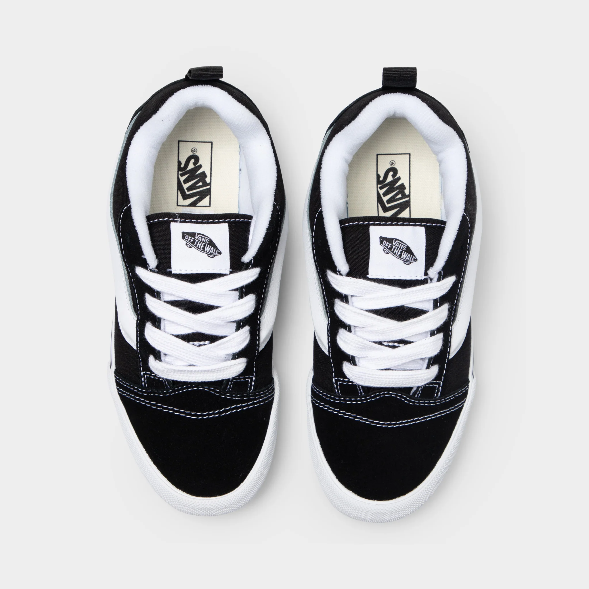 Vans Juniors' Knu Skool Black / True White - Image 5