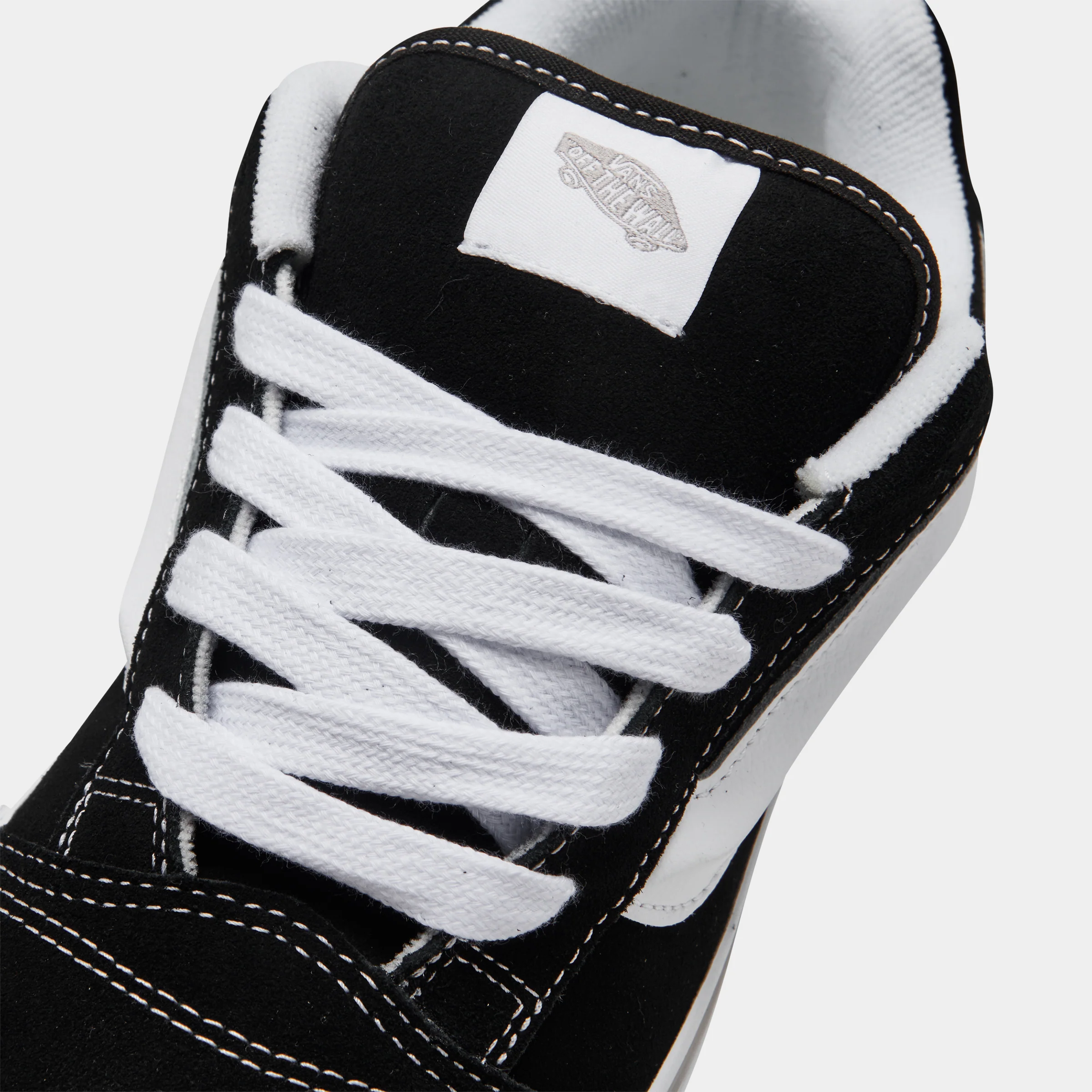 Vans Juniors' Knu Skool Black / White - Image 3